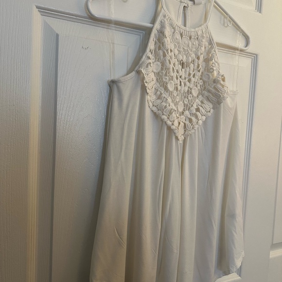 Elegant White Crochet Halter Blouse - Picture 6 of 16